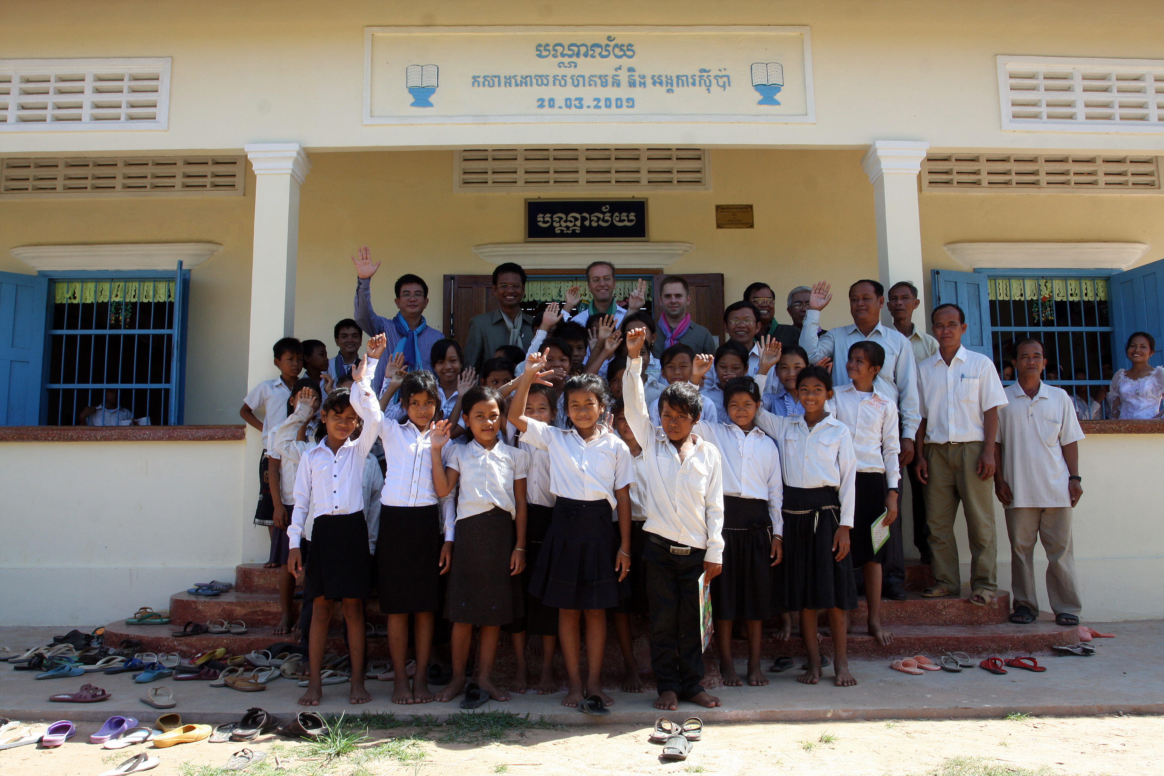 Cambodge: inauguration de la bibliothèque scolaire