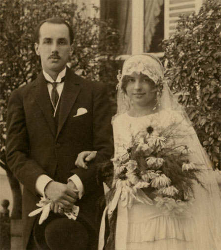 1923-10-11—>Mariage de sa sœur Gabrielle avec Pierre d’Agay
