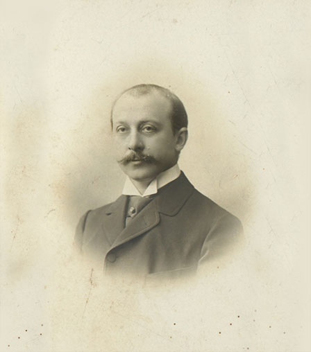 1904—–>Décès de son père en gare de La Foux